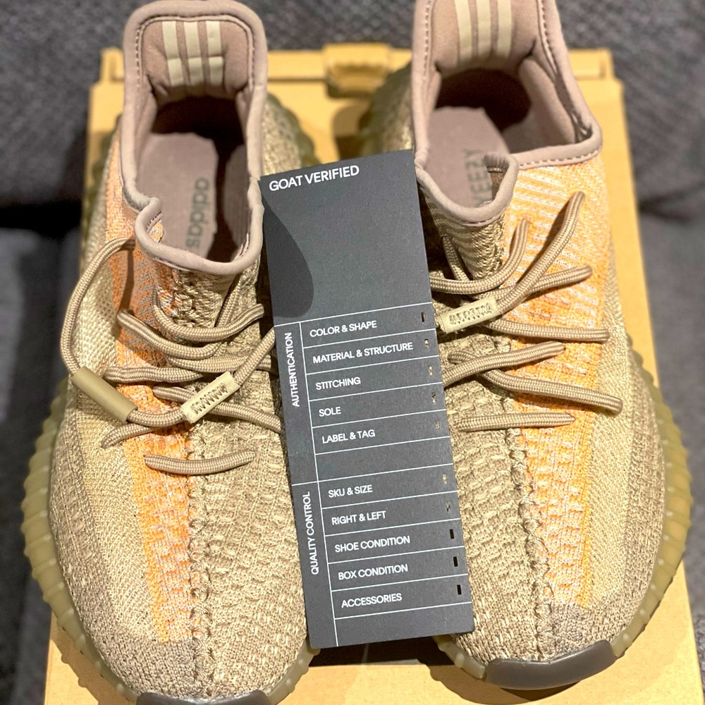 YEEZY BOOST 350 V2
